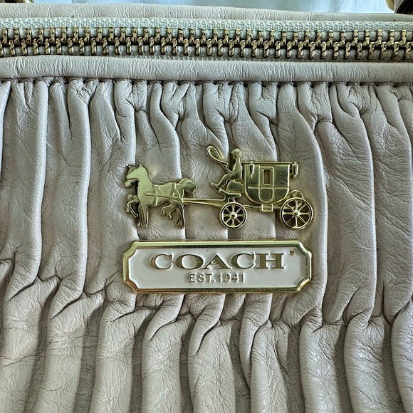 Coach Madison Gathered Leather Sophia
Satchel Light Tan - Picture 3 of 6